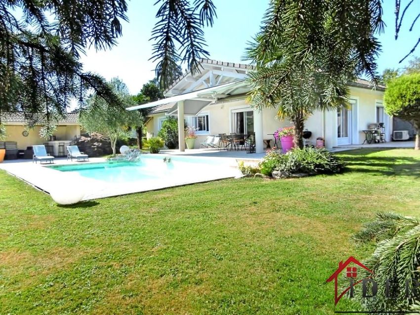 Image Piscine à  propriété agricole de Ambérieux-en-Dombes