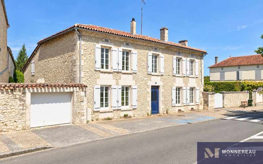 Image Façade à  maison individuelle de Barbezieux-Saint-Hilaire
