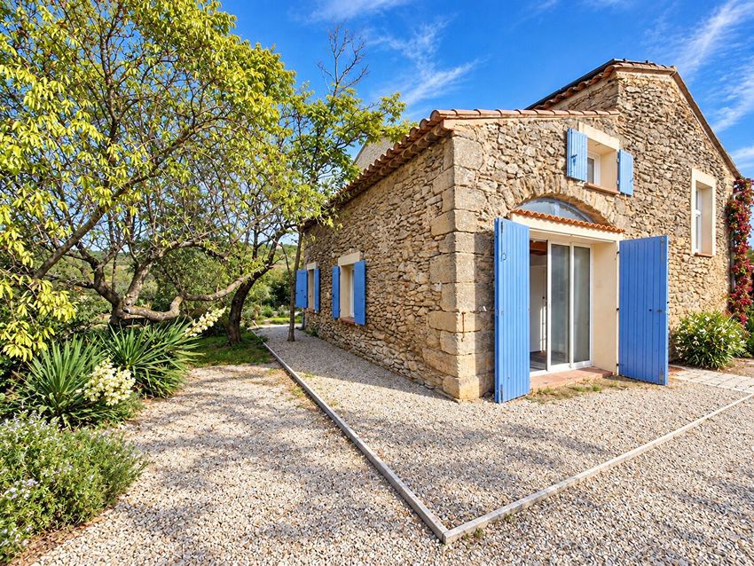 Image Façade à  maison mitoyenne de Vernègues