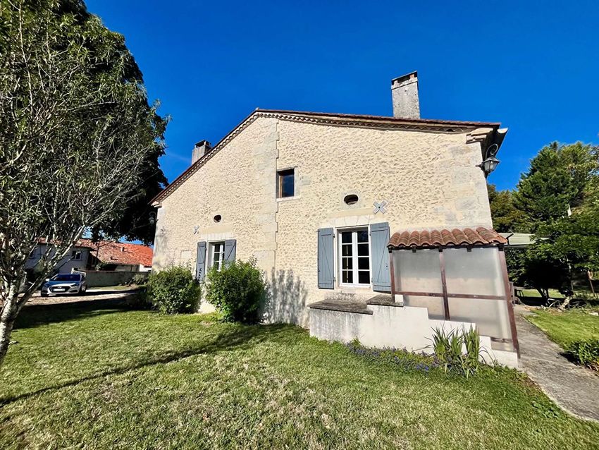 Image Façade à  maison individuelle de Petit-Bersac