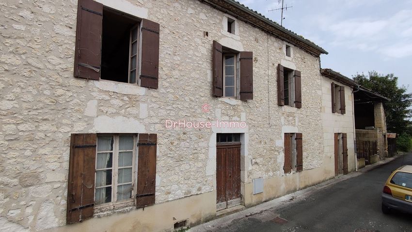 Image Façade à  maison jumelée de Vélines