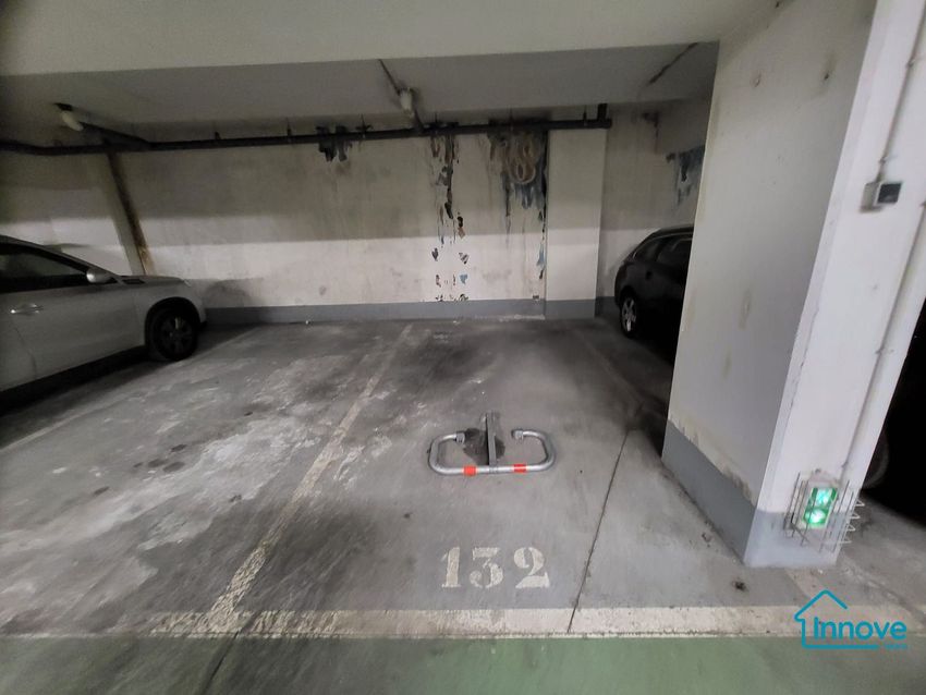 Image Place de parking à parking de 125 Boulevard Brune