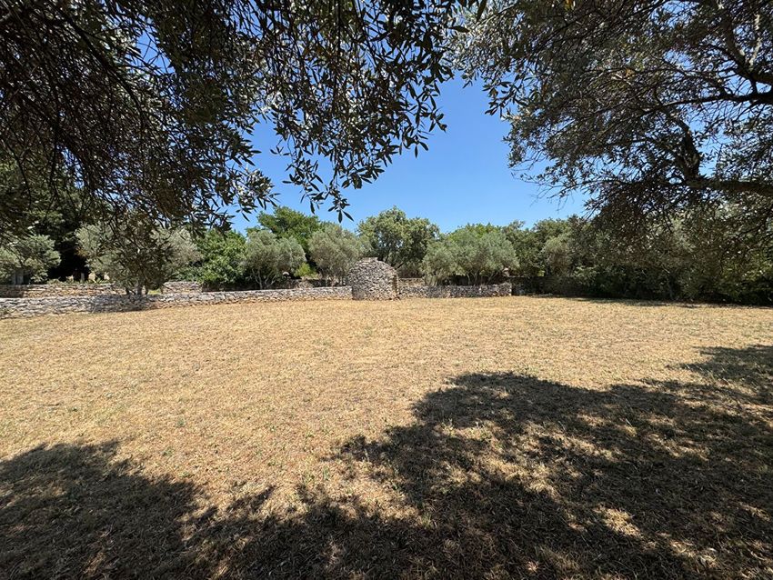 Image de terrain à Cabrières-d'Avignon
