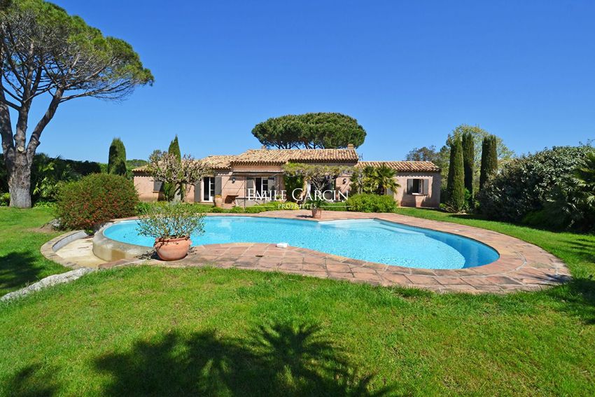 Image Piscine à  manoir de Saint-Tropez