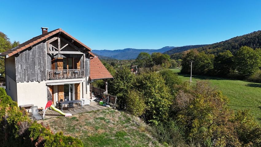 Image Façade à  maison individuelle de Le Poizat-Lalleyriat