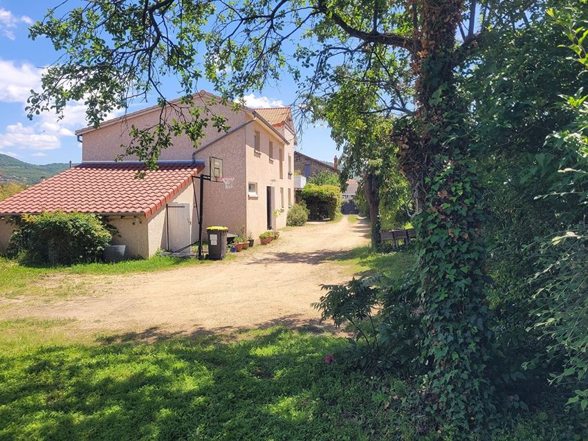 Image Façade à  maison individuelle de Les Martres-de-Veyre