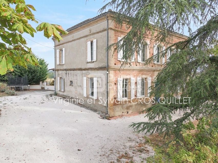 Image Façade à  manoir de Paulhac