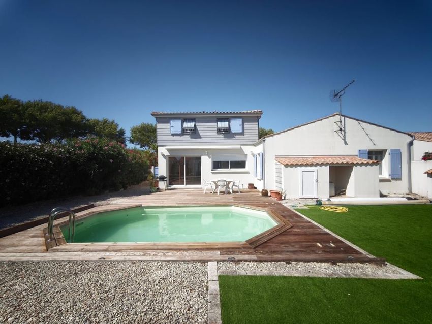 Image Piscine à  maison individuelle de Port-des-Barques