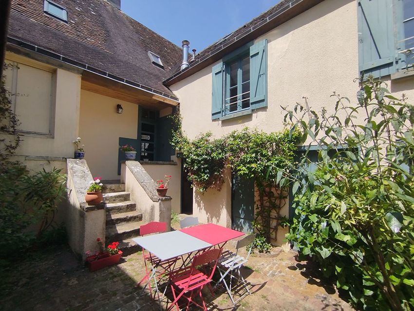 Image Façade à  maison mitoyenne de Gréez-sur-Roc