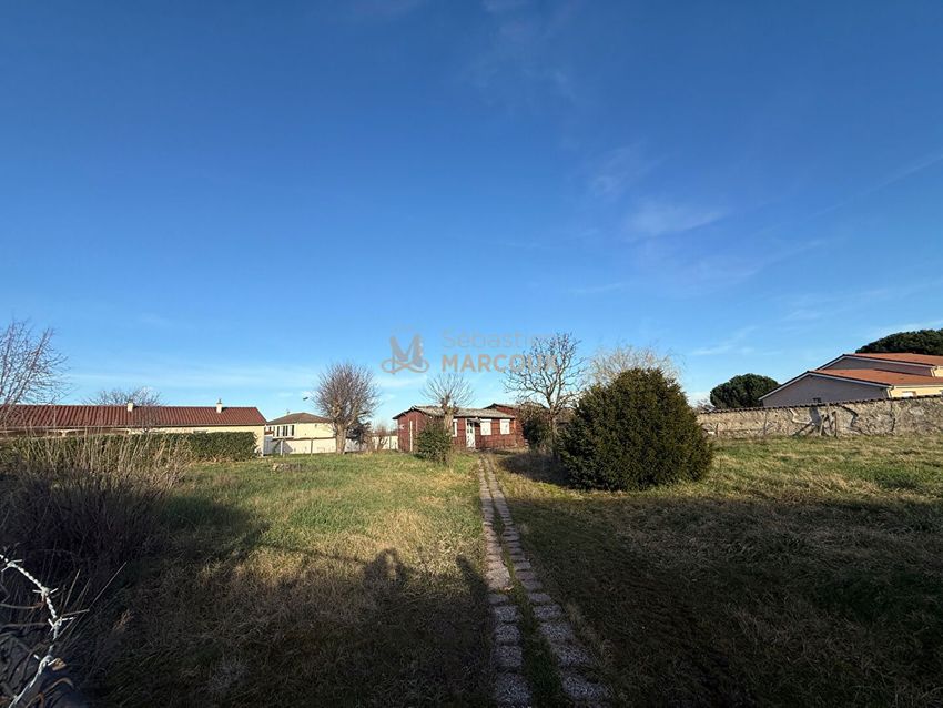 Image de terrain à Saint-Romain-le-Puy
