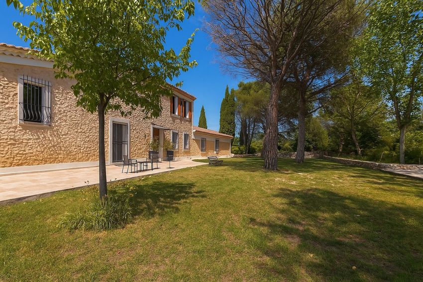 Image Façade à  propriété agricole de Aix-en-Provence