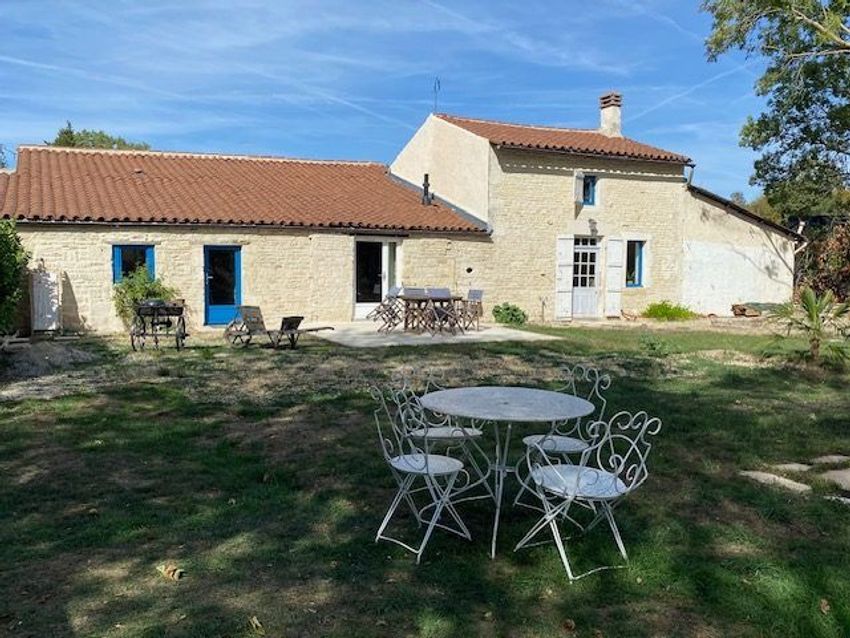 Image Façade à  maison individuelle de Vernoux-sur-Boutonne