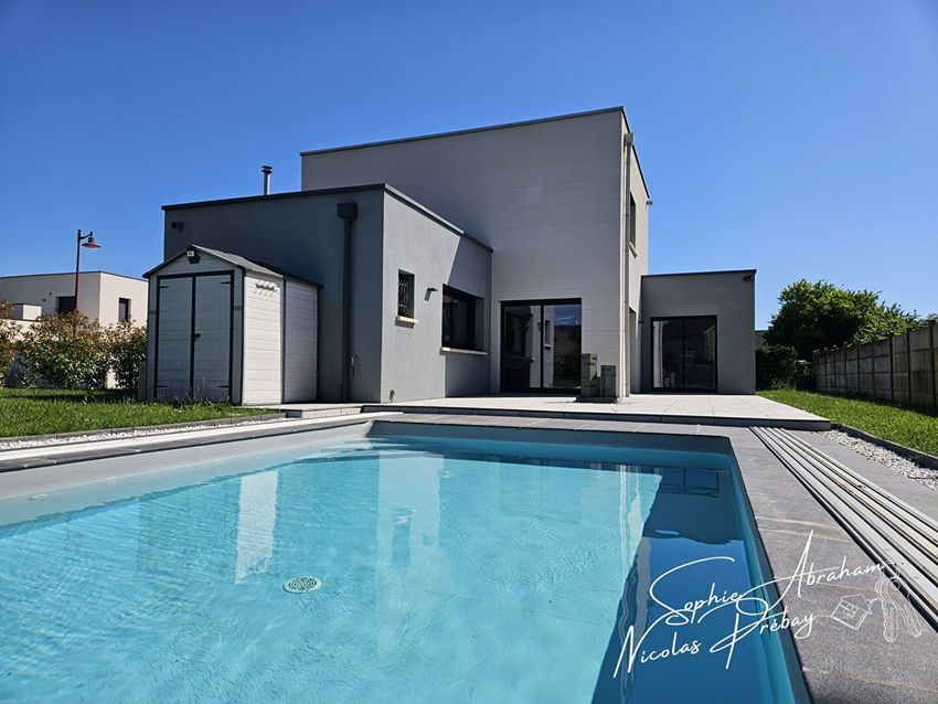 Image Piscine à  maison individuelle de Poinville