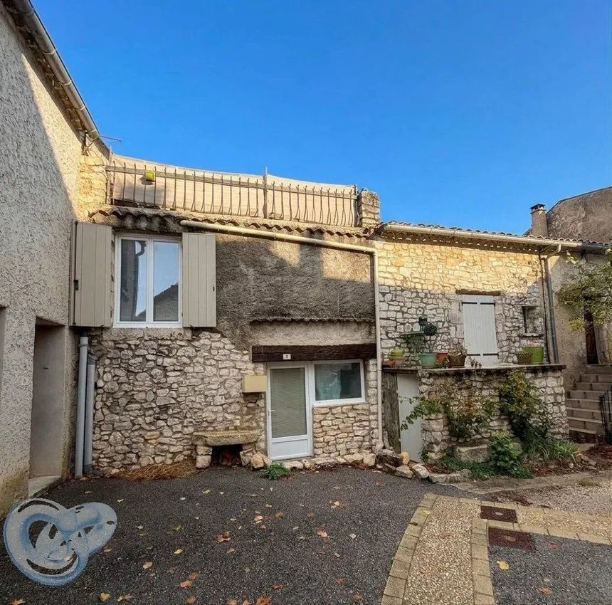 Image Façade à  maison de village de Saint-Christol