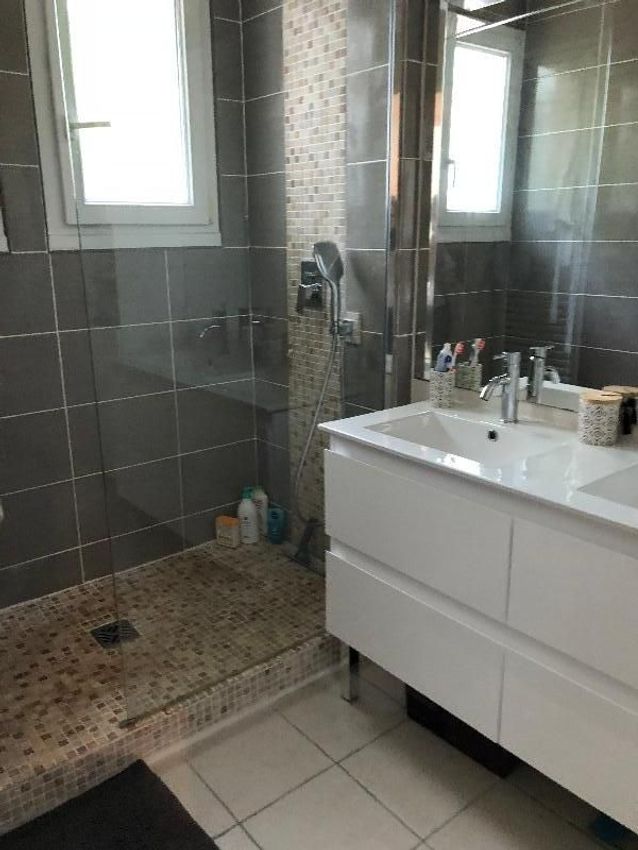 Image Salle de bains à  maison individuelle de Saint-Médard-en-Jalles