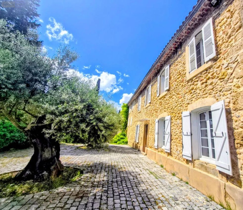 Image Façade à  exploitation viticole / vignoble de Le Thoronet