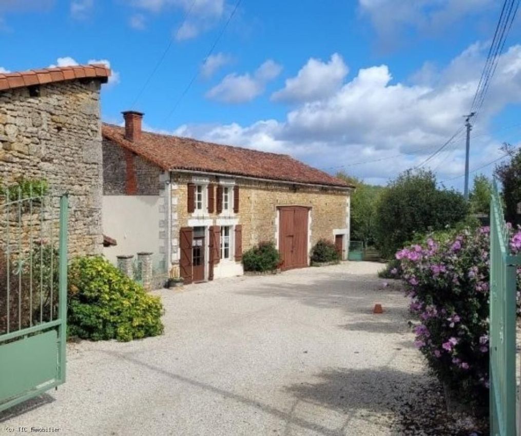 Image Façade à  maison individuelle de Aunac-sur-Charente