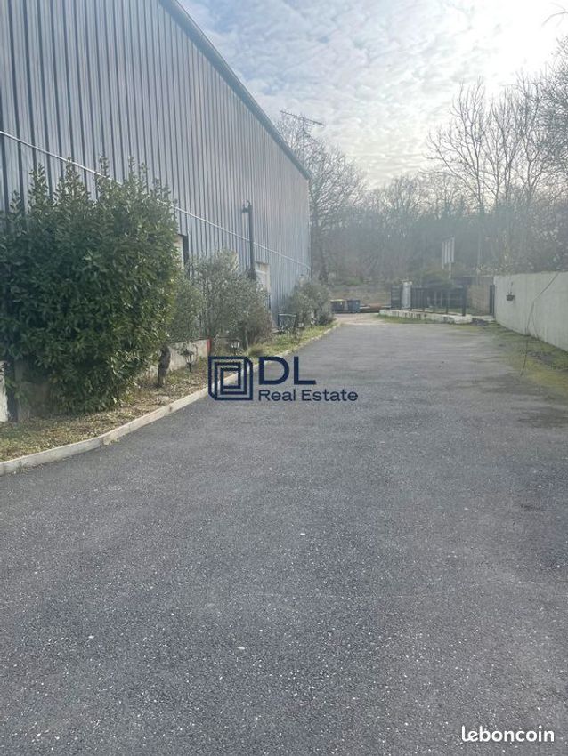 Image de entrepôt à Saint-Maurice-Montcouronne