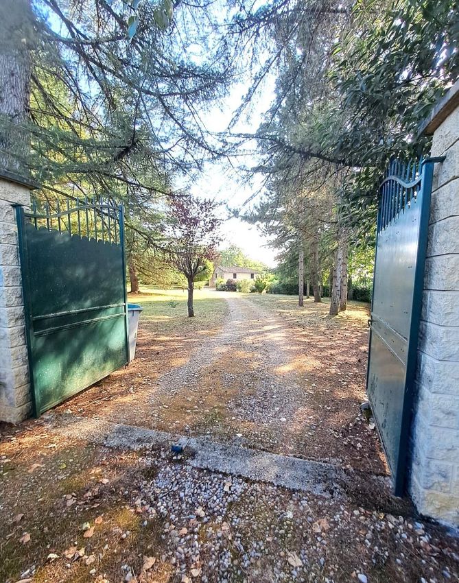 Image Jardin à  maison individuelle de Lugasson