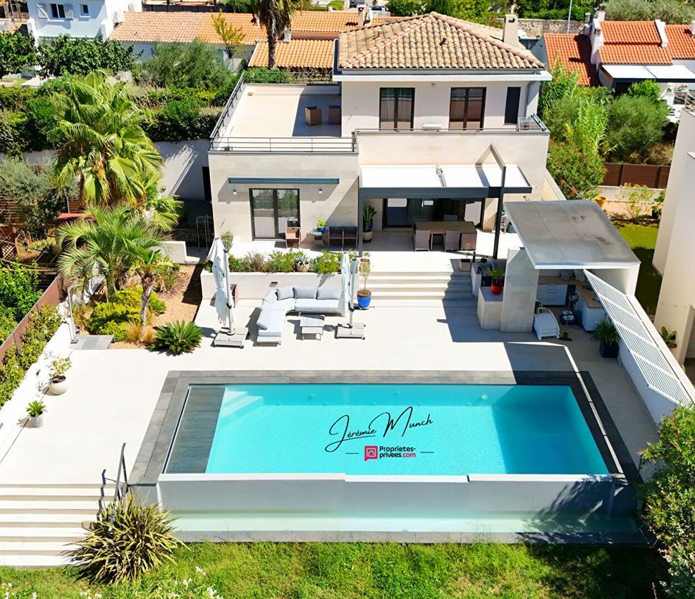 Image Piscine à  maison individuelle de Saint-Cyr-sur-Mer