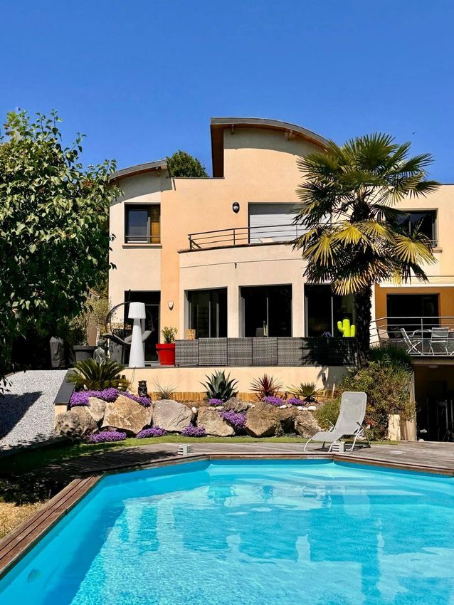 Image Piscine à  maison individuelle de Andilly