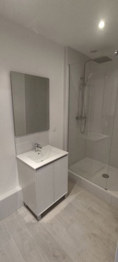 Image Salle de bains à appartement de Brie-Comte-Robert