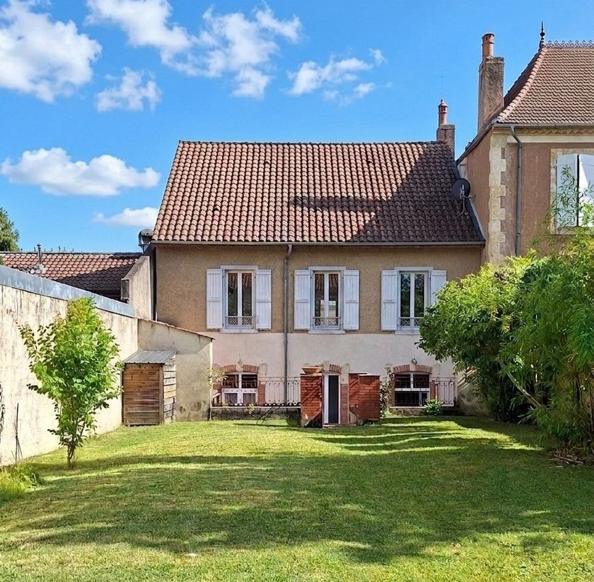 Image Façade à  maison mitoyenne de Mirande