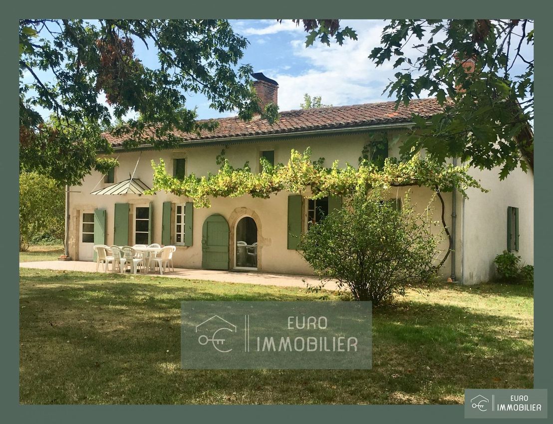 Image Façade à  maison individuelle de Sore