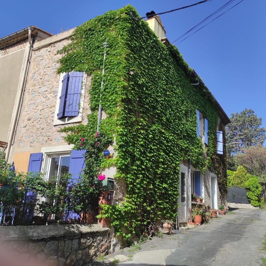 Image Façade à  maison mitoyenne de Embres-et-Castelmaure
