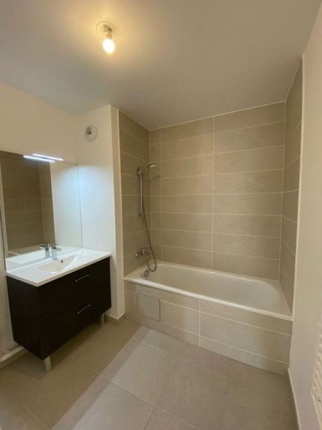 Image Salle de bains à appartement de Lieusaint