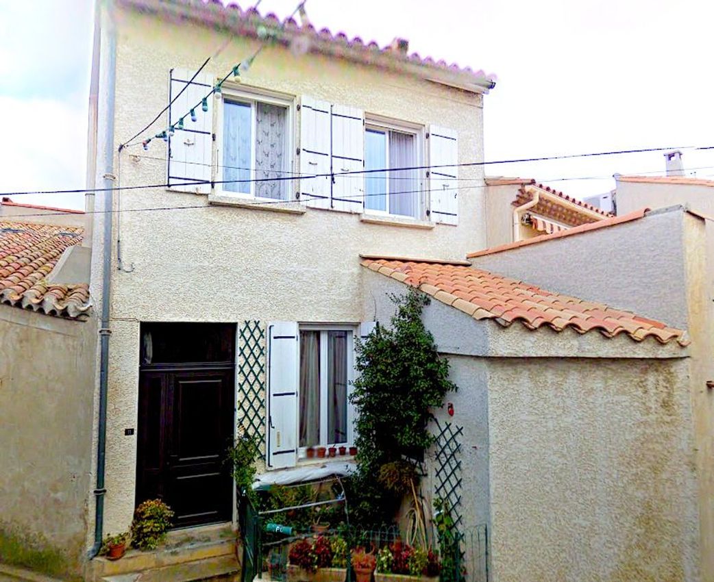Image Façade à  maison de village de Blomac