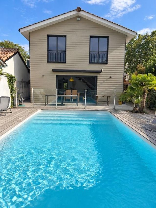 Image Piscine à  maison individuelle de Le Bouscat