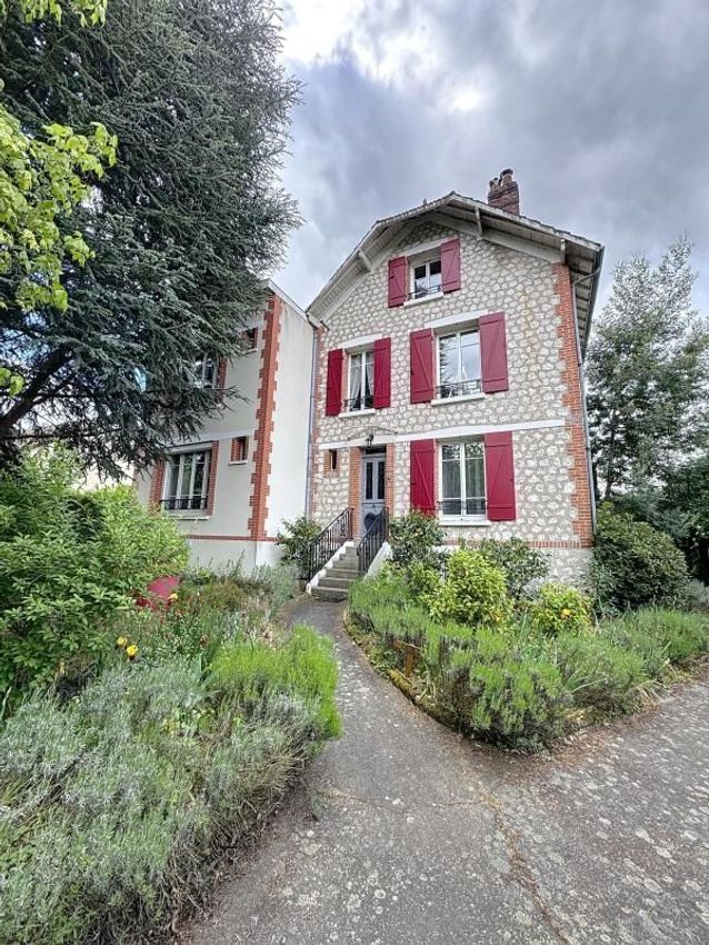 Image Façade à  maison individuelle de Monts
