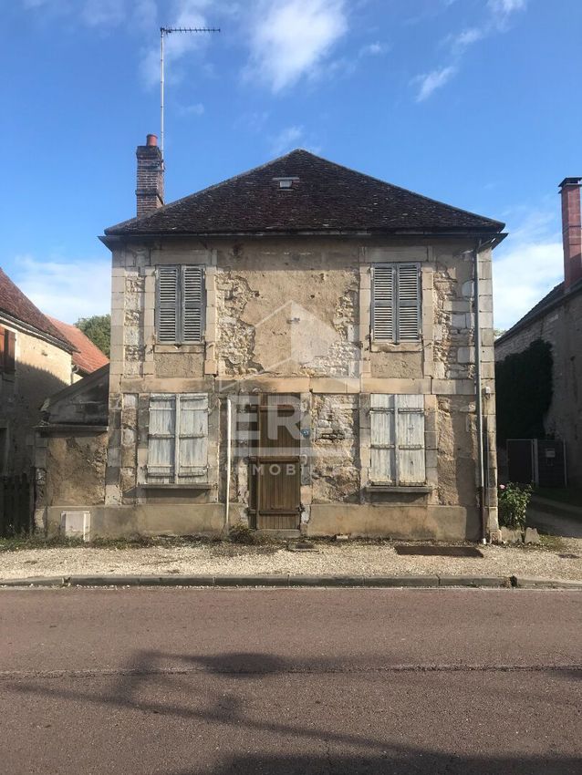 Image Façade à  maison mitoyenne de Gy-l'Évêque