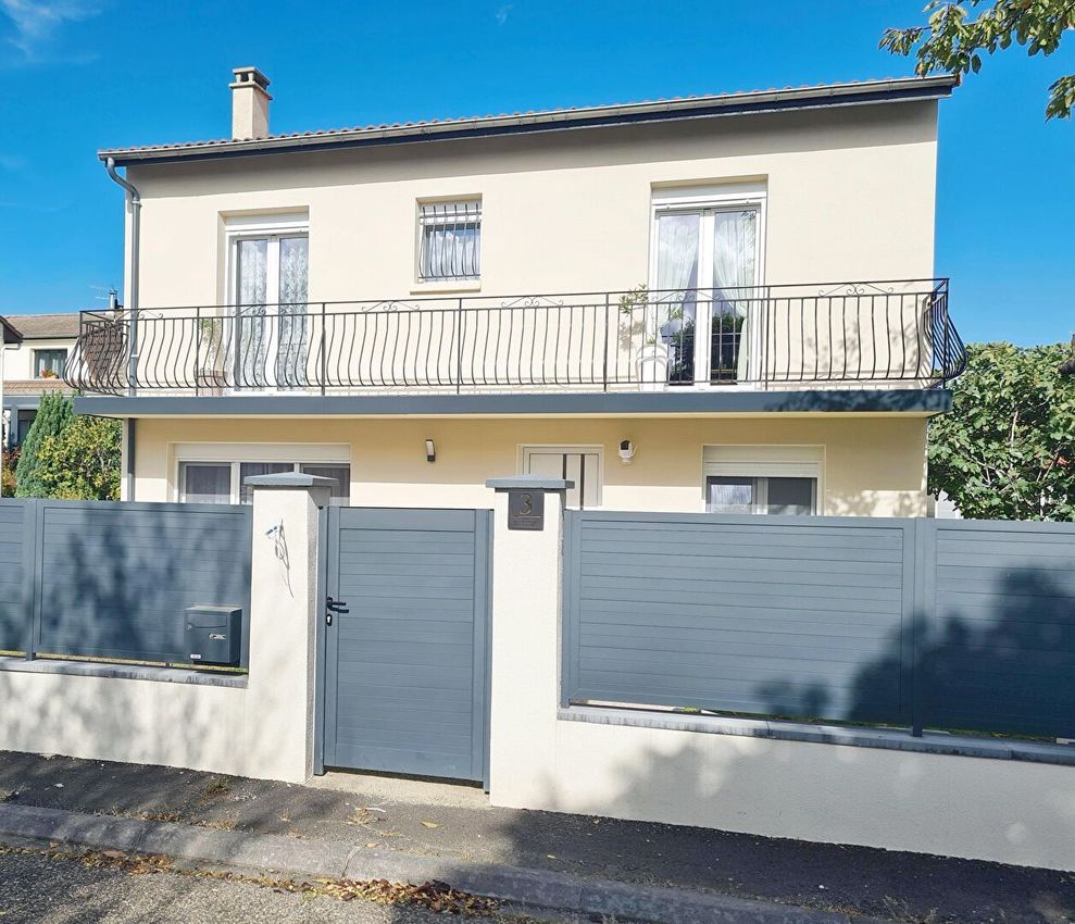 Image Façade à  maison individuelle de Cébazat