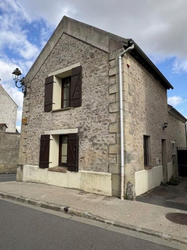 Image Façade à  maison individuelle de Commeny