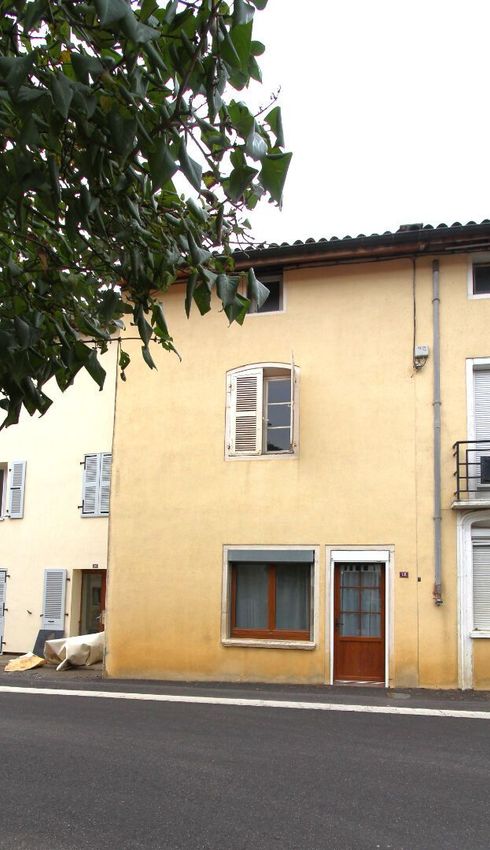 Image Façade à  maison de village de Gigny