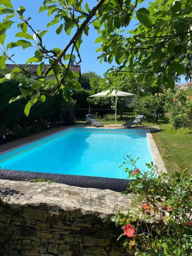 Image Piscine à  maison individuelle de Dommartin