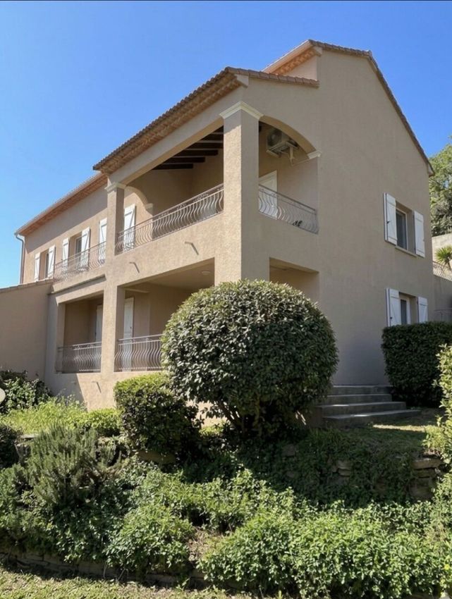 Image Façade à  maison individuelle de Penta-di-Casinca