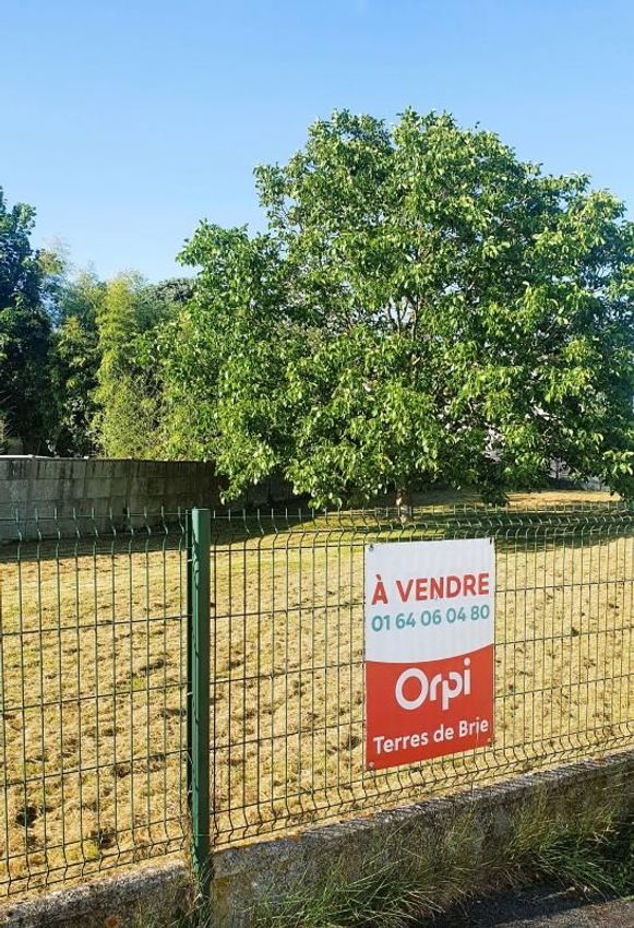 Image de terrain à Chaumes-en-Brie