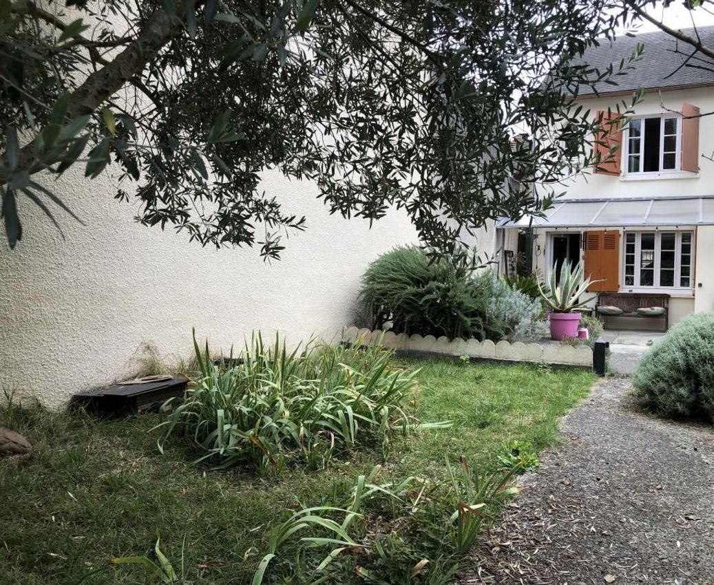 Image Façade à  maison mitoyenne de Nay