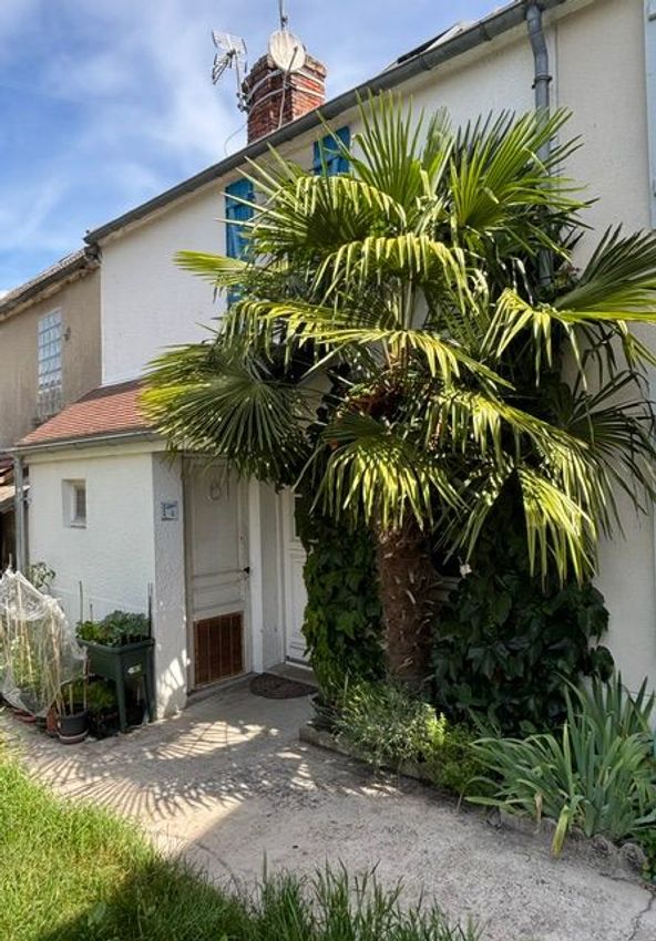 Image Façade à  maison mitoyenne de Le Plessis-Luzarches