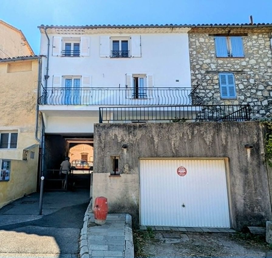 Image Façade à  maison de village de Saint-Cézaire-sur-Siagne