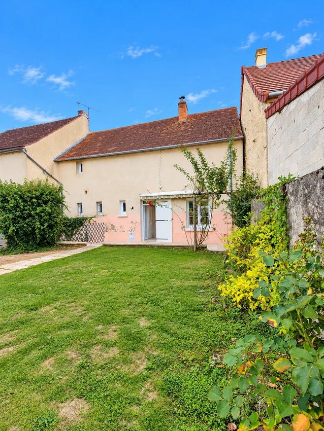 Image Façade à  maison individuelle de Étroussat
