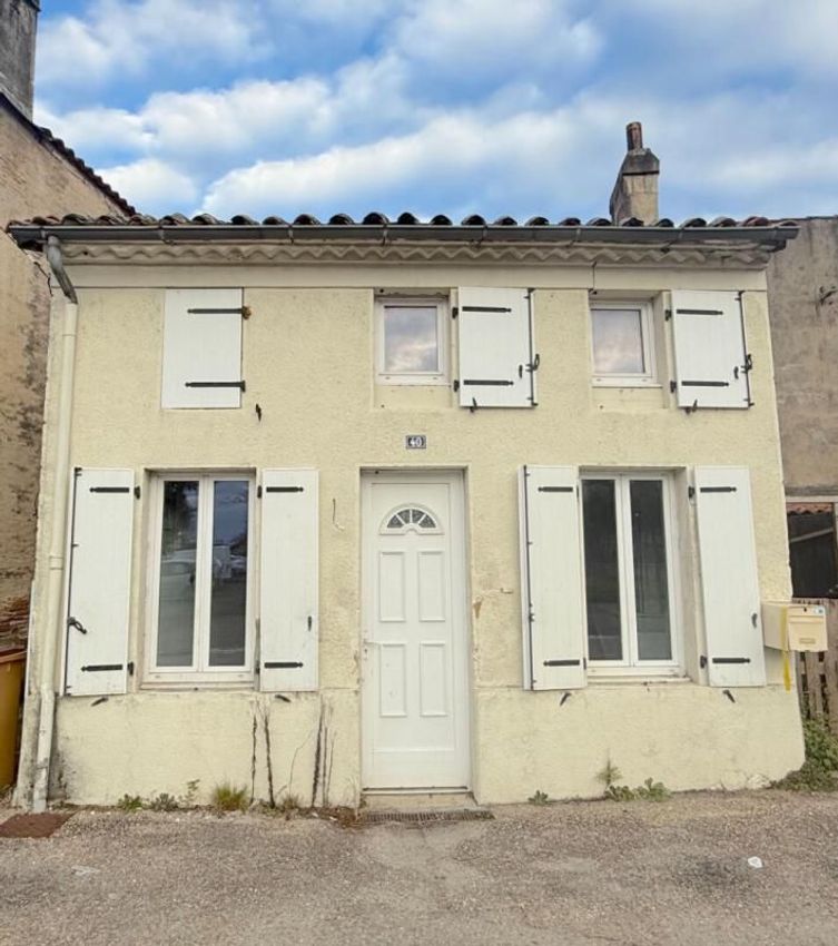 Image Façade à  maison individuelle de Reignac