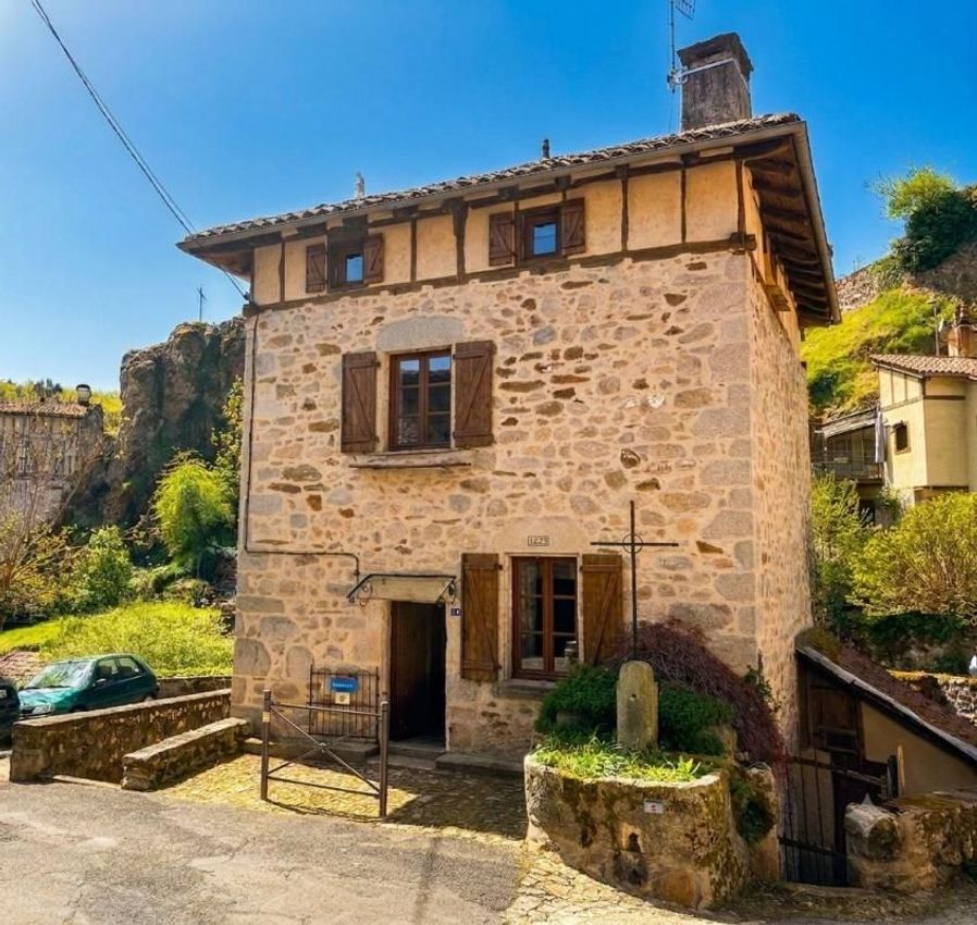 Image Façade à  maison individuelle de Laroquebrou