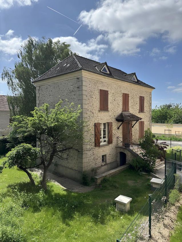 Image Façade à  maison individuelle de Le Perray-en-Yvelines
