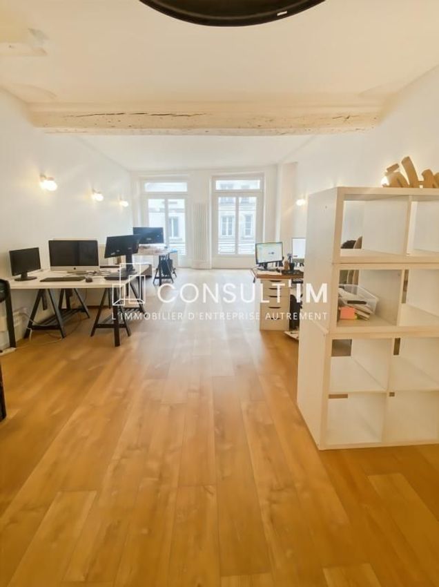 Image de bureau à Sentier-Bonne Nouvelle