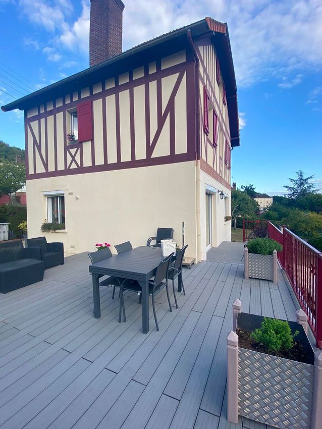 Image Terrasse à  maison individuelle de Le Trait