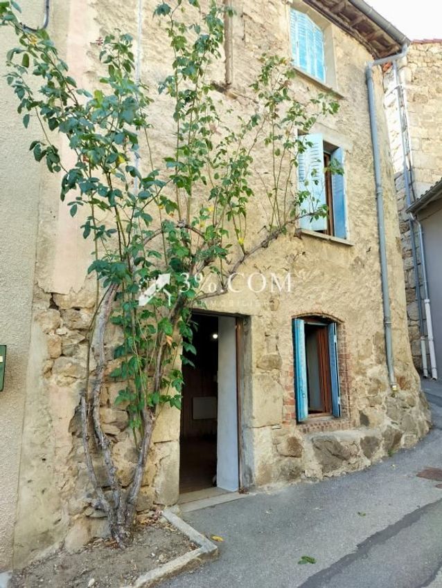 Image Façade à  maison de village de Colombier-le-Jeune
